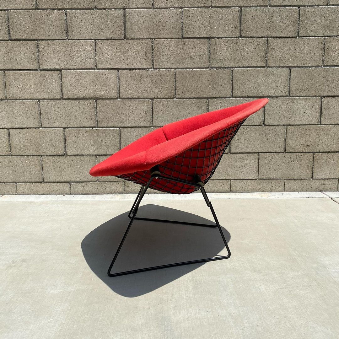 Knoll Bertoia Large Diamond Chair w/ black frame