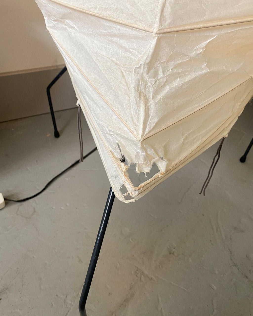 Isamu Noguchi Akari UF4-33N Floor Lamp