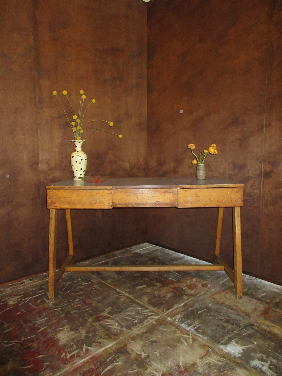 1950s Italian Solid Oak Writing Desk / Vanity