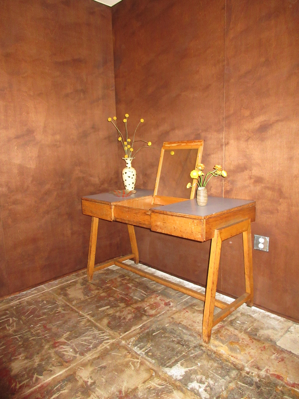 1950s Italian Solid Oak Writing Desk / Vanity