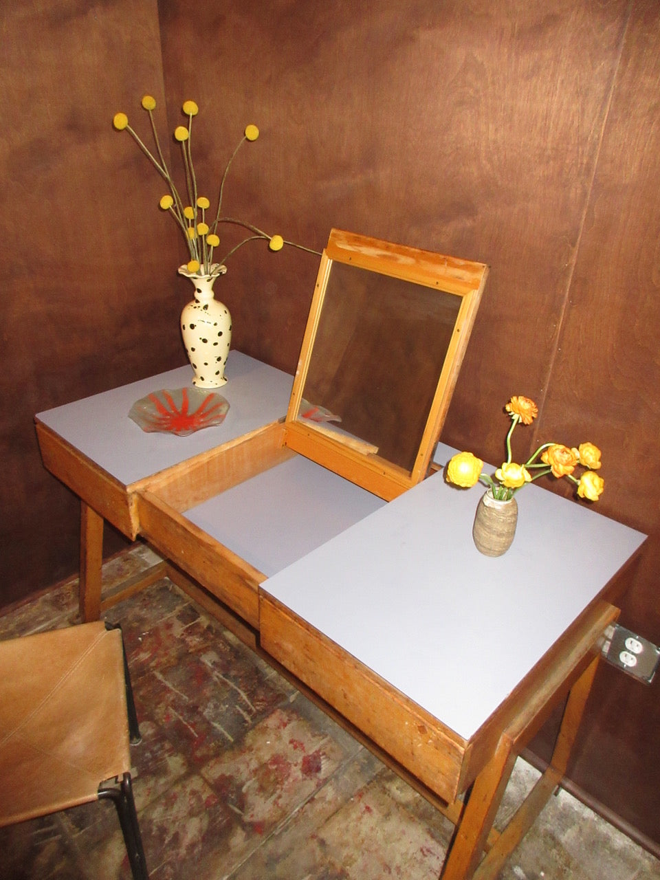 1950s Italian Solid Oak Writing Desk / Vanity