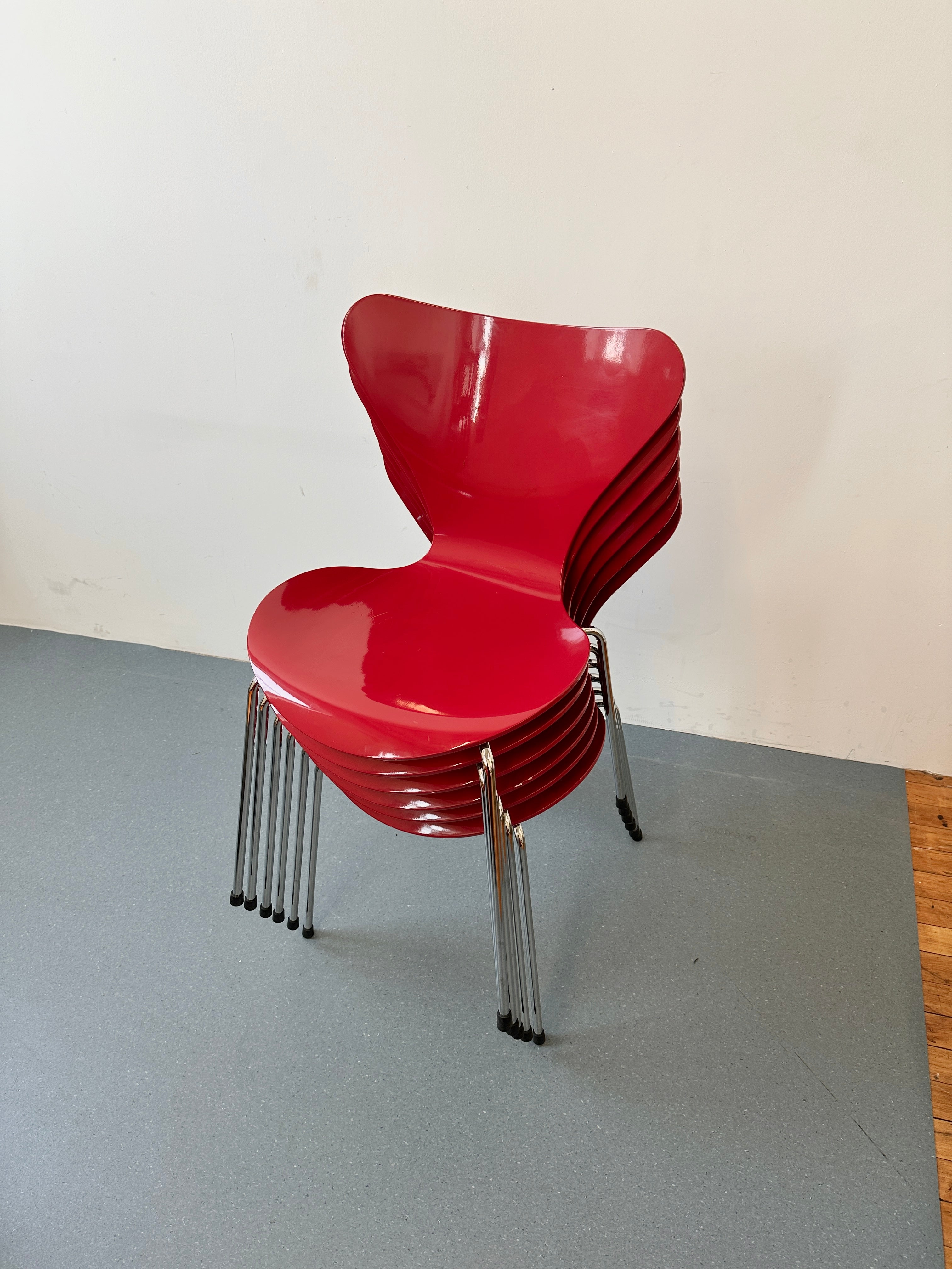 Fritz Hansen Series 7 Chair by Arne Jacobsen