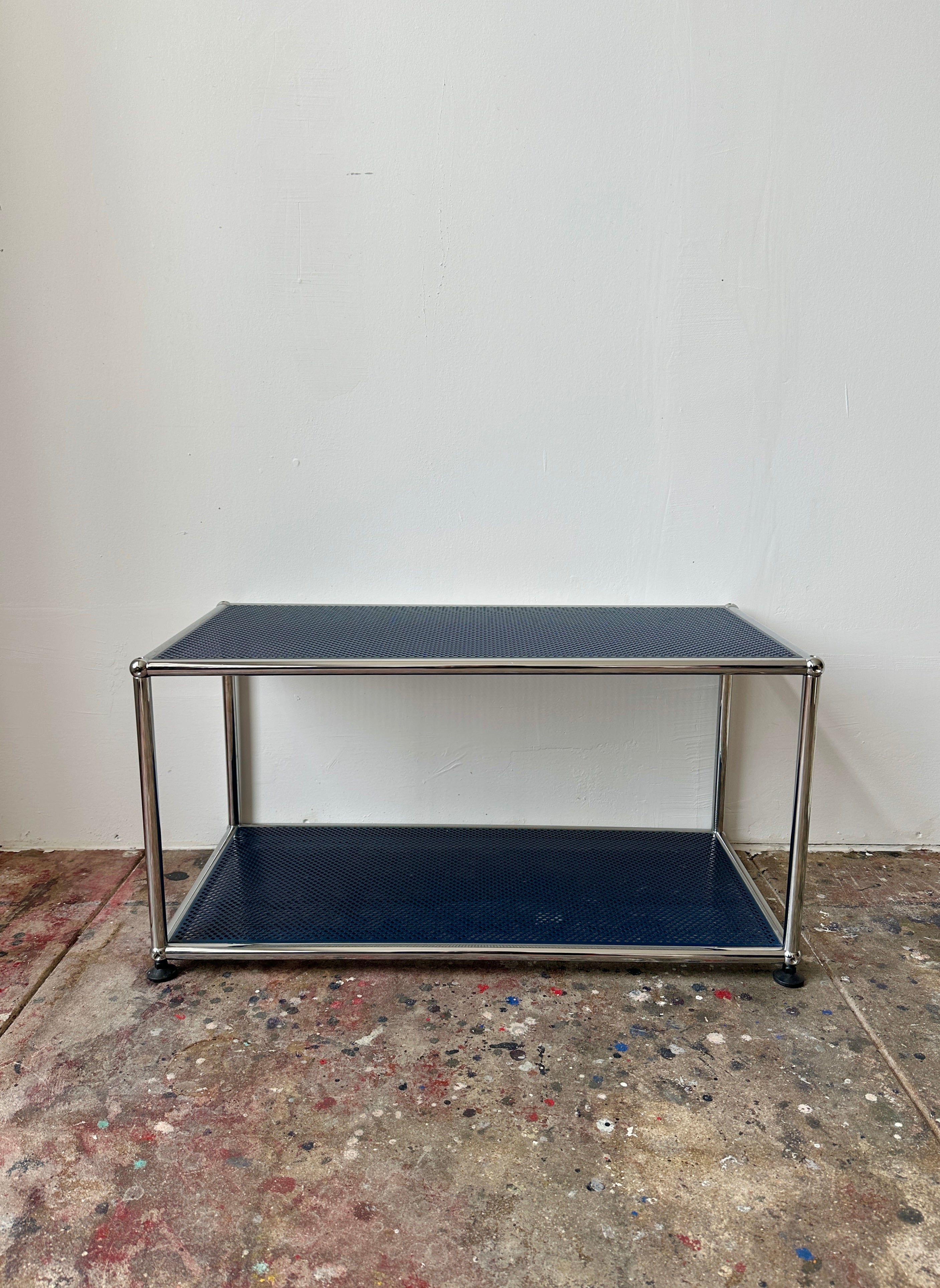 USM Haller Side Table, Mesh