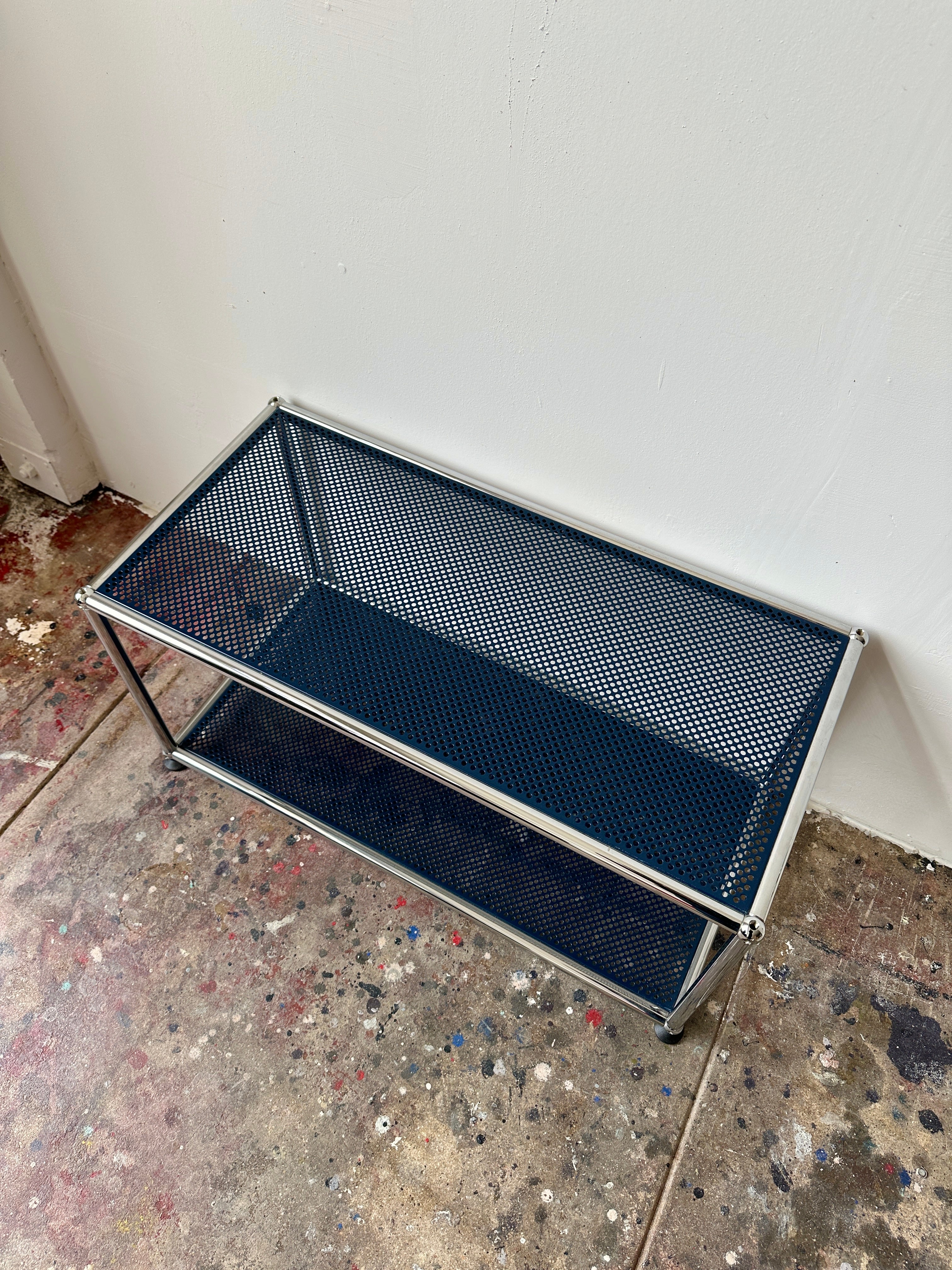 USM Haller Side Table, Mesh