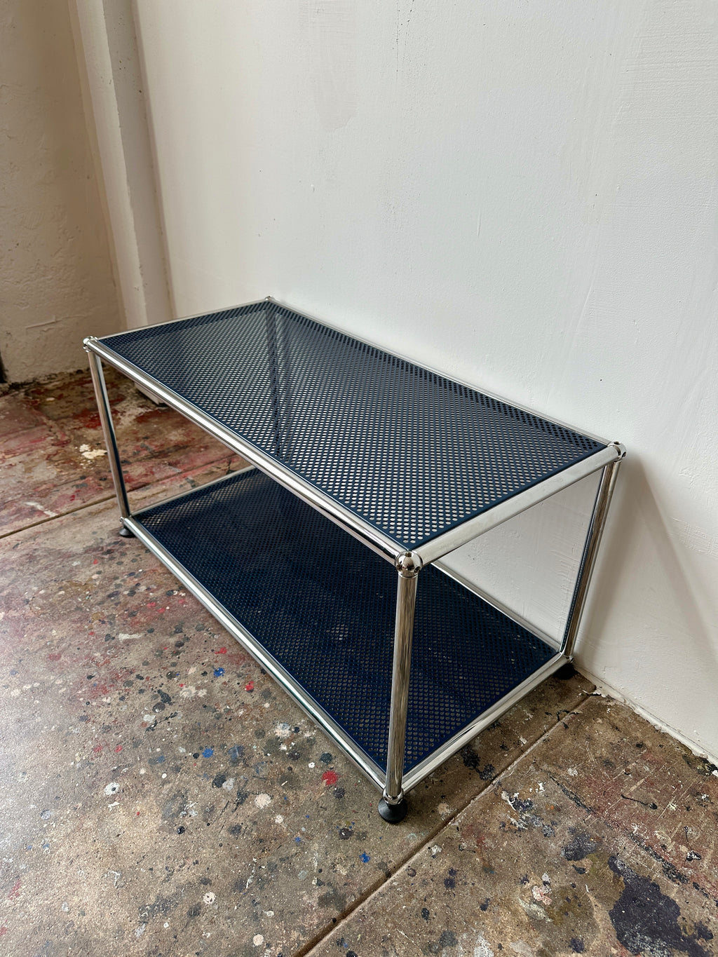 USM Haller Side Table, Mesh