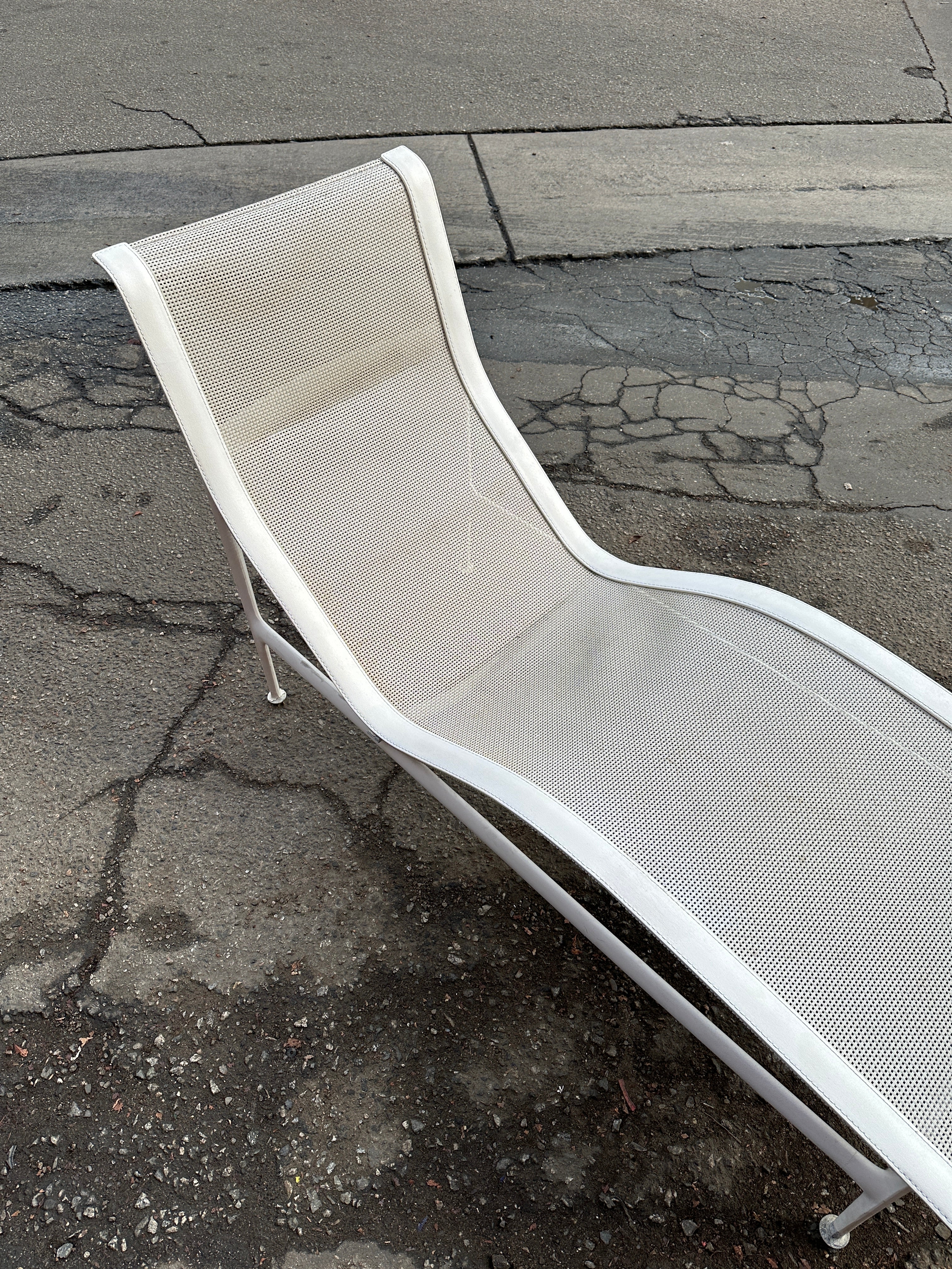 Richard Schultz 1966 Collection Contour Chaise