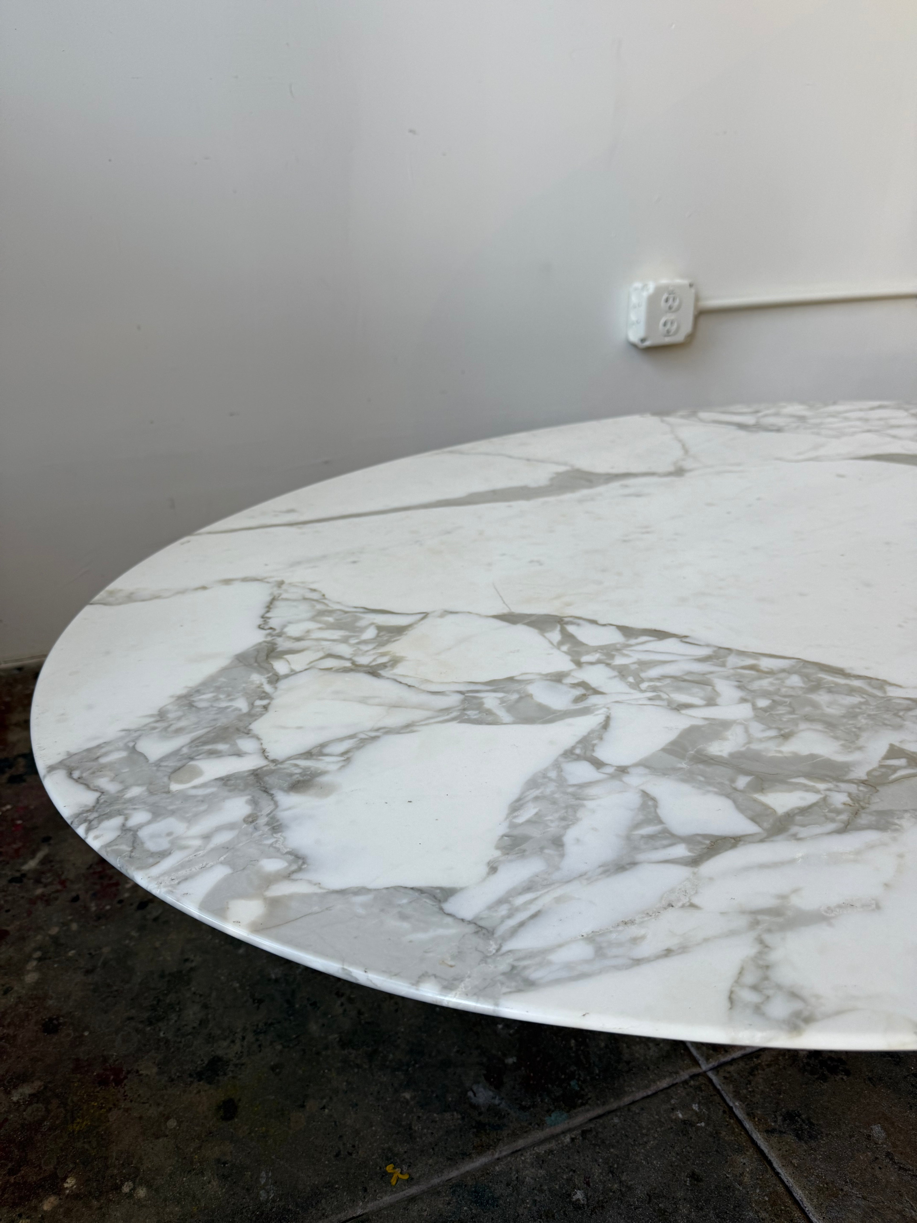 1950s Eero Saarinen Oval Marble Coffee Table for Knoll