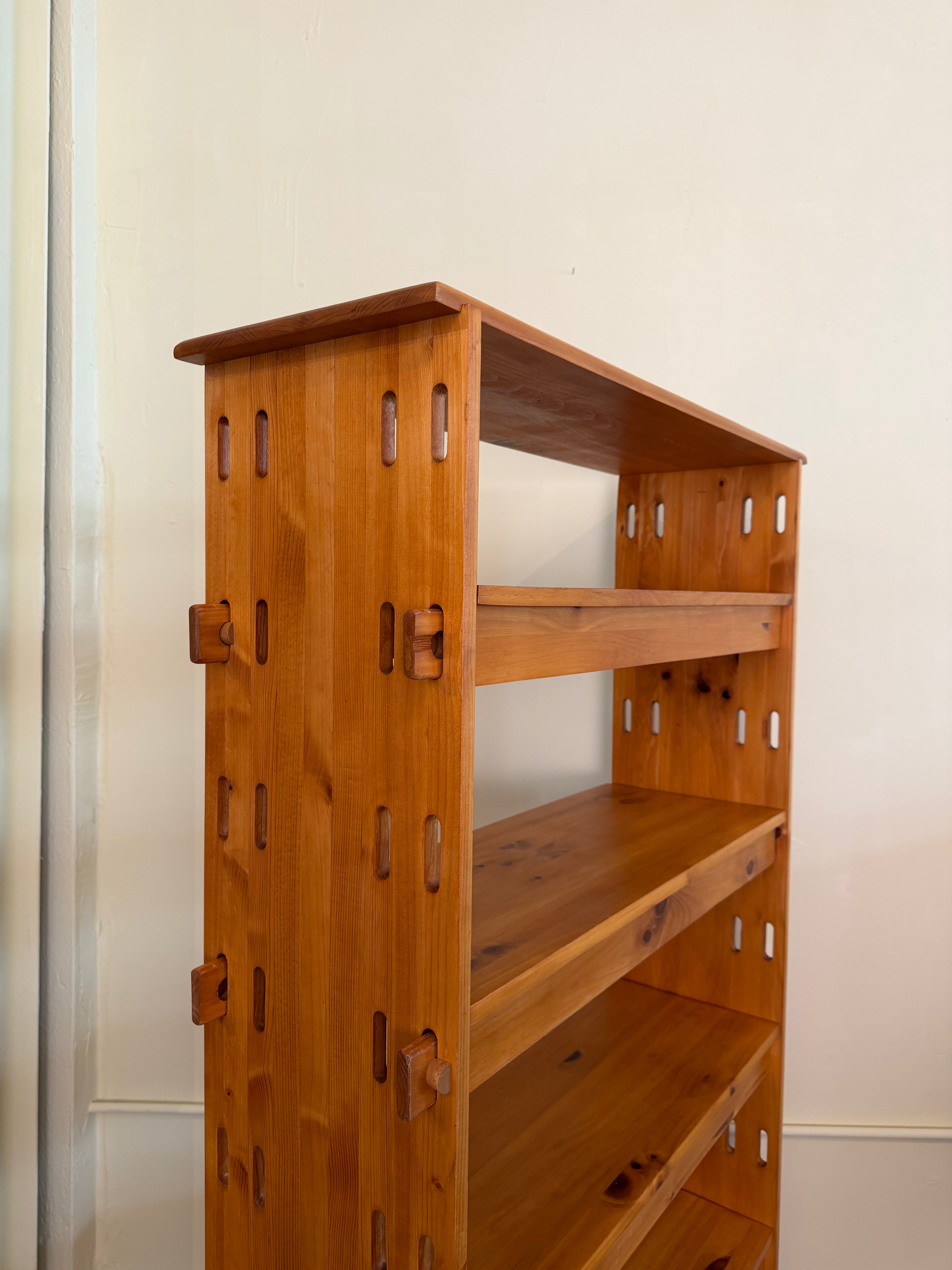 1970s Swedish Functionalist Modular Pine Shelving Unit with Wedge Joinery